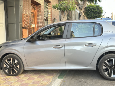 Peugeot 208 4